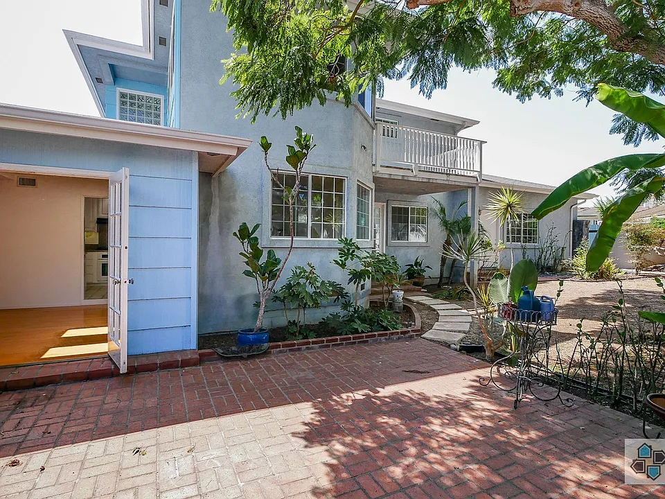 1018 Santa Barbara St