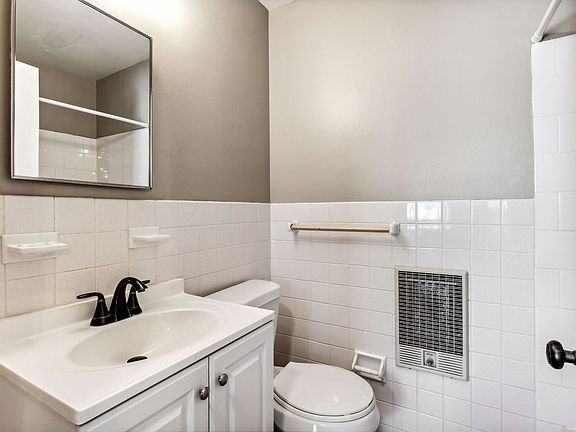 4th image of 1600 Douglas Dr N APT 103