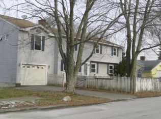 18 Hamlet St, Lawrence, MA 01843