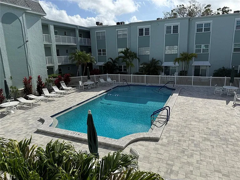 1706 Belleair Forest Dr #226 — Photo 19