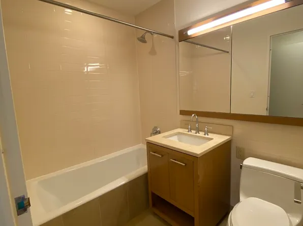 400 West 63rd Street image 7 of 9