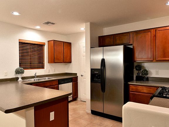 2nd image of 641 W Calle Marojo