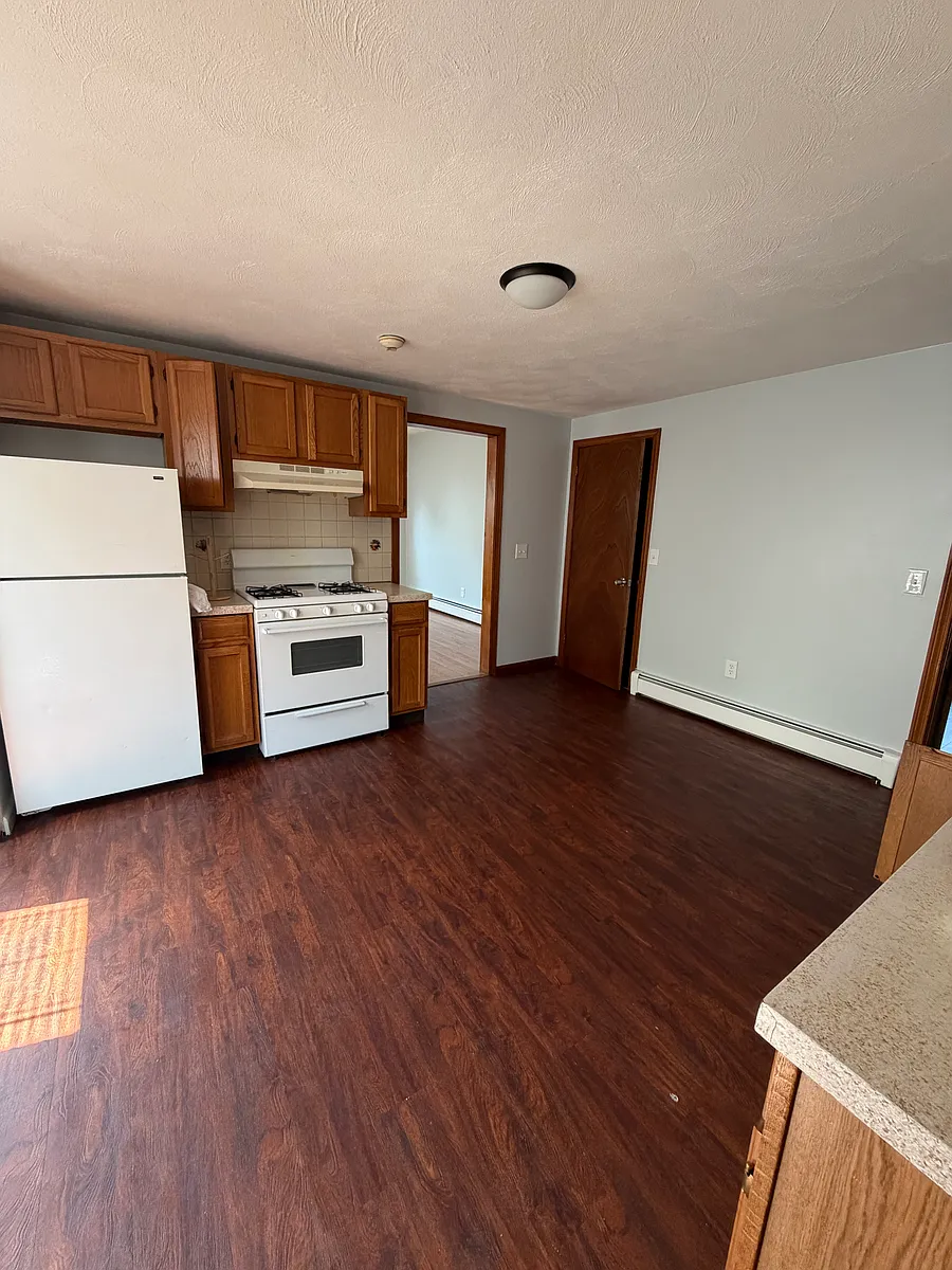 Building Photo - 263 Bourne Ave #1F