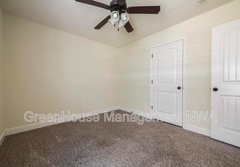 6111 NW McClellen St — Photo 15