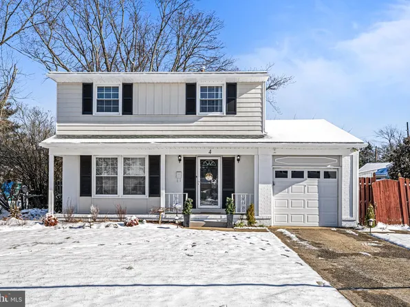 4 Fairmount Dr, Glassboro, NJ 08028