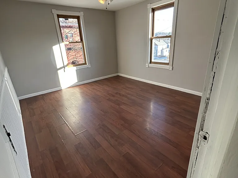 427 N Liberty St — Photo 10