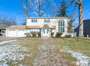 7 Woodland Rd, Cresskill, NJ 07626