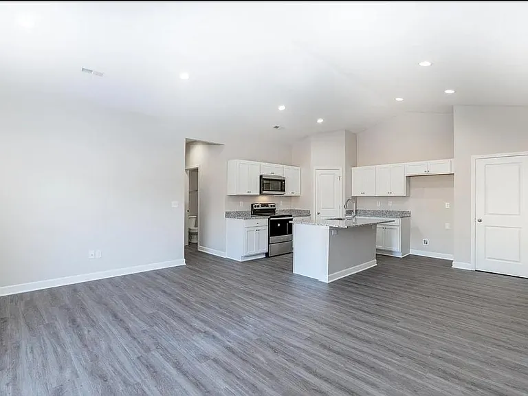 2346 E Cheyenne Ct — Photo 30