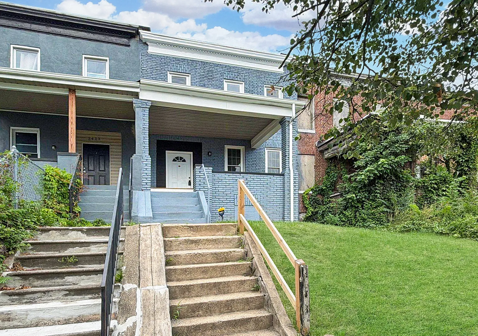 Exceptional Value! Fully Renovated 5 Bedroom 3.5 Bath, Private Parking, Finished Basement — Photo 2