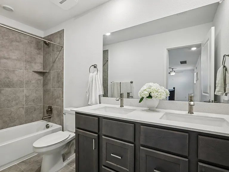 2903 Bronx Dr — Photo 32