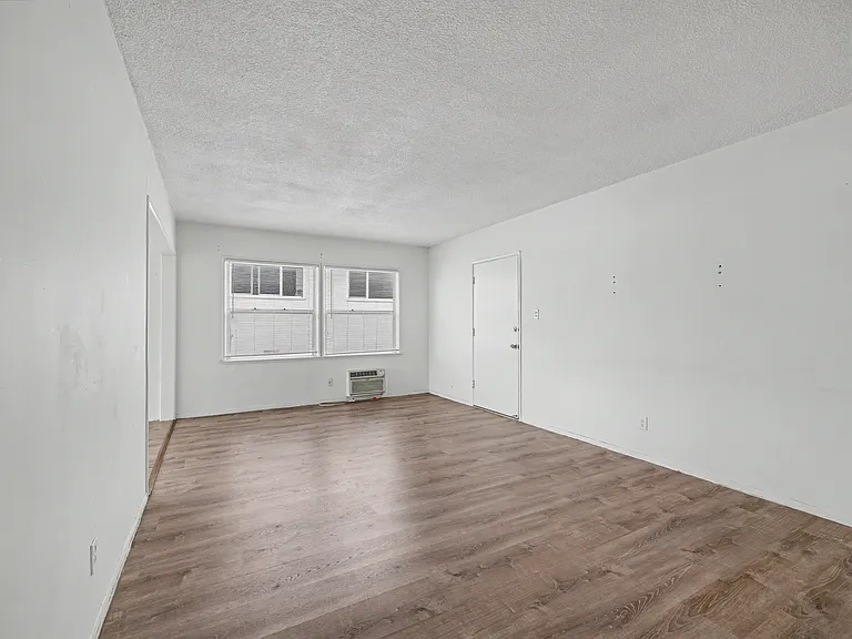 1037 N Curson Ave #7 — Photo 8