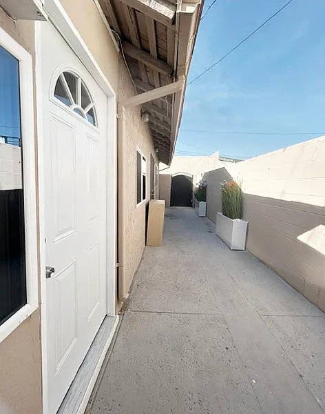 1 bed, 900 sqft, $2,250 — Photo 3