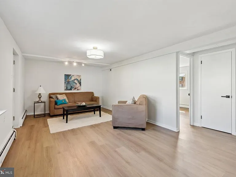 747 Hedy Ave — Photo 17