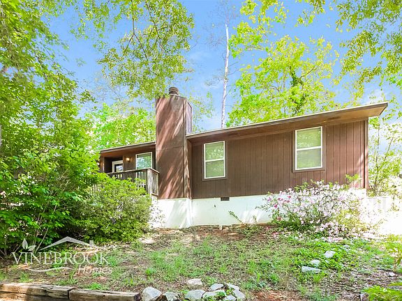 3rd image of 305 Fairmont Dr