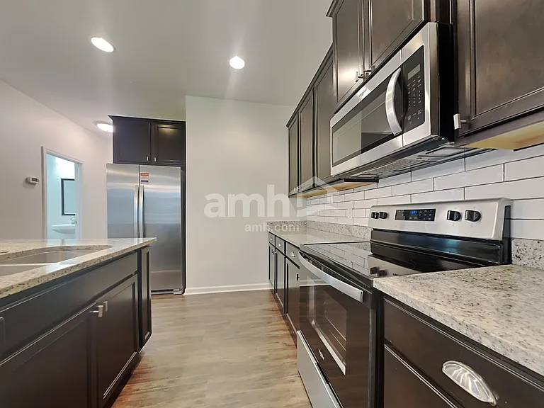 347 Southwilde Way — Photo 4