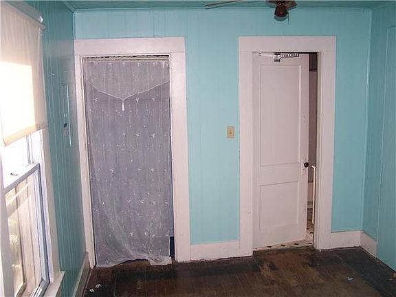 2nd image of 725 S Miller St