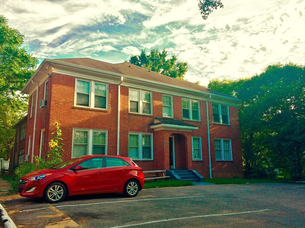 Building Photo - 705 W Morgan St