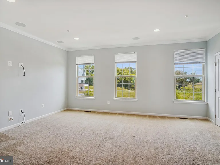 5934 Jefferson Commons Way — Photo 7