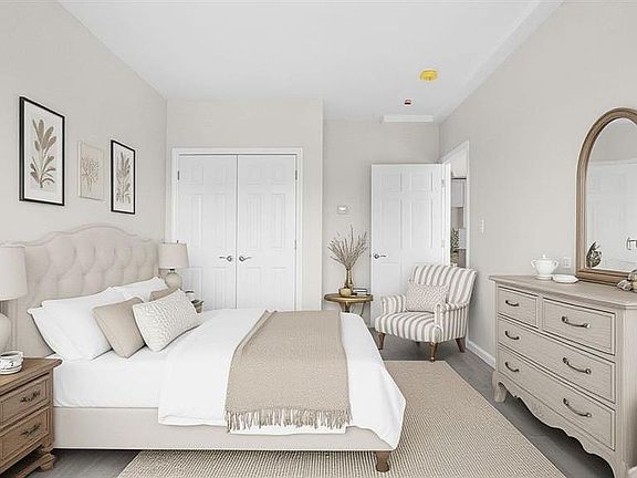5th image of 506 Van Nest Ave #2