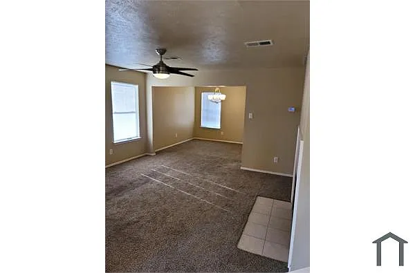 Building Photo - 15423 Prairie Oaks Dr