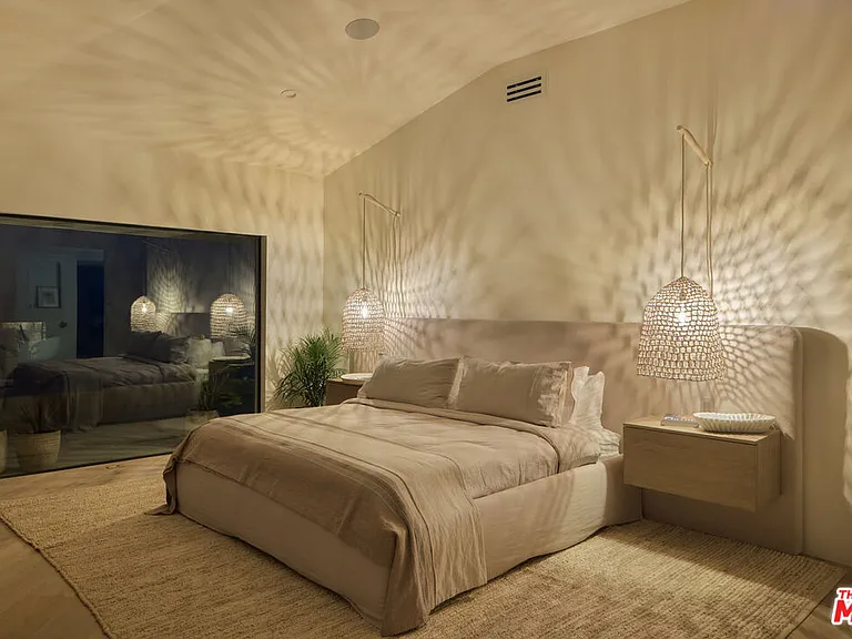4310 Encinal Canyon Rd — Photo 12