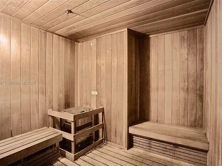 151 SE 1st St #Penthouse 04 — Photo 21