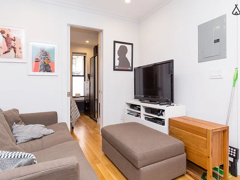 236 E 24th St #1B — Photo 4