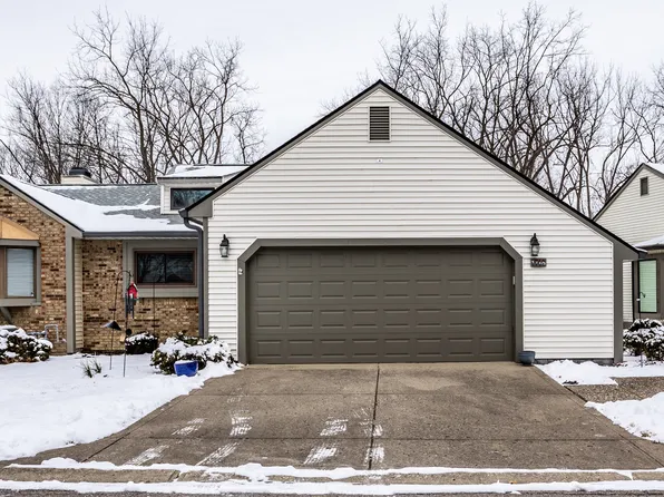 1718 Creekside Ln W, Carmel, IN 46032