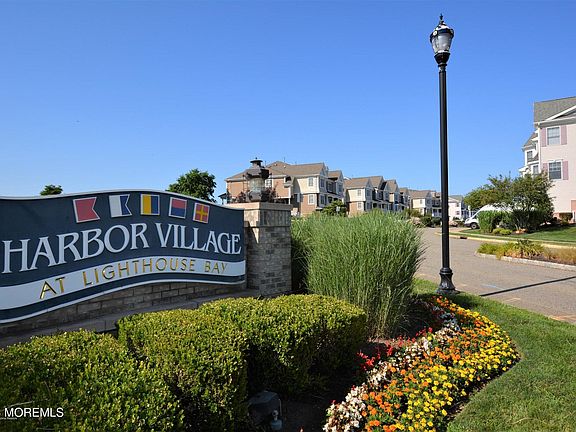 2nd image of 28 Raritan Reach Road