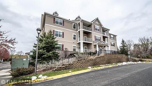 3rd image of 12727 Collegeview Dr APT 103