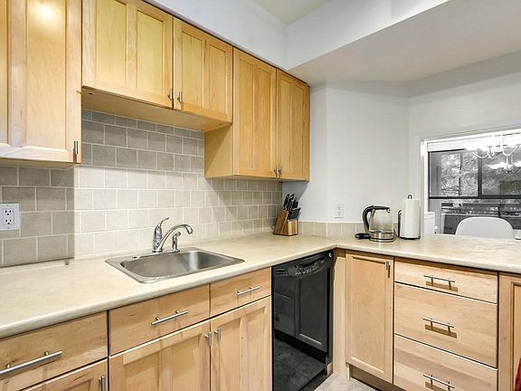 3rd image of 3771 Bartlett Ct #501