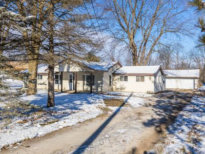 1202 W Cook Rd, Grand Blanc, MI, 48439