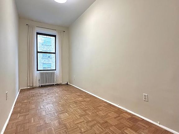 3rd image of 114 W 87th St APT 4