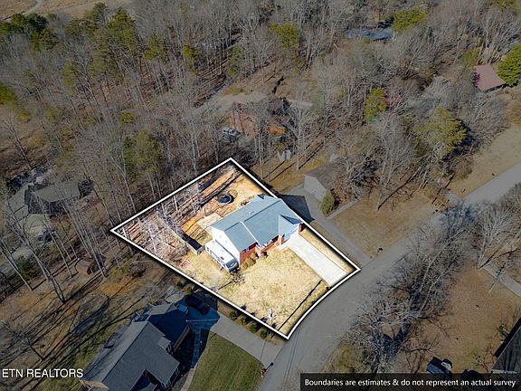 2nd image of 1528 N Courtney Oak Ln