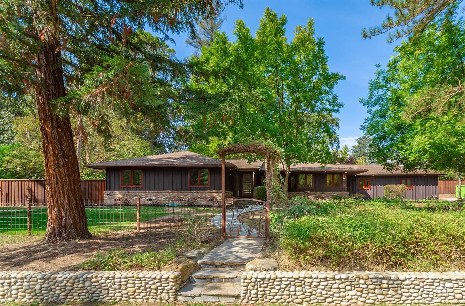 4331 Prospect Dr photo 1