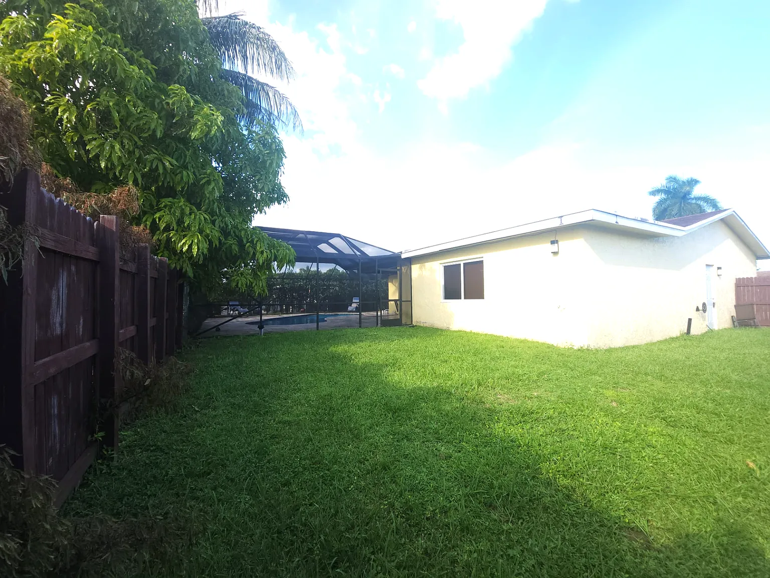 3 bed, 1384 sqft, $2,800 — Photo 2