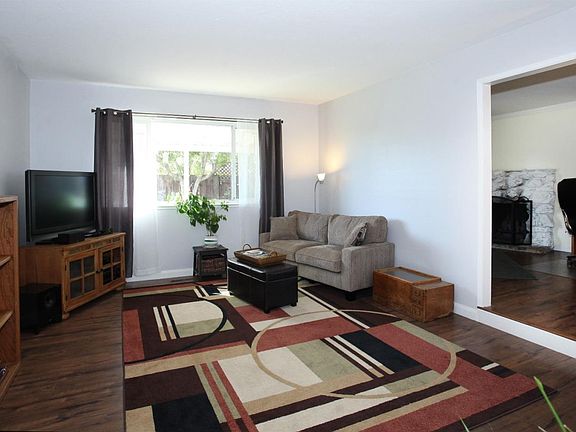 2nd image of 1243 Burnham Dr