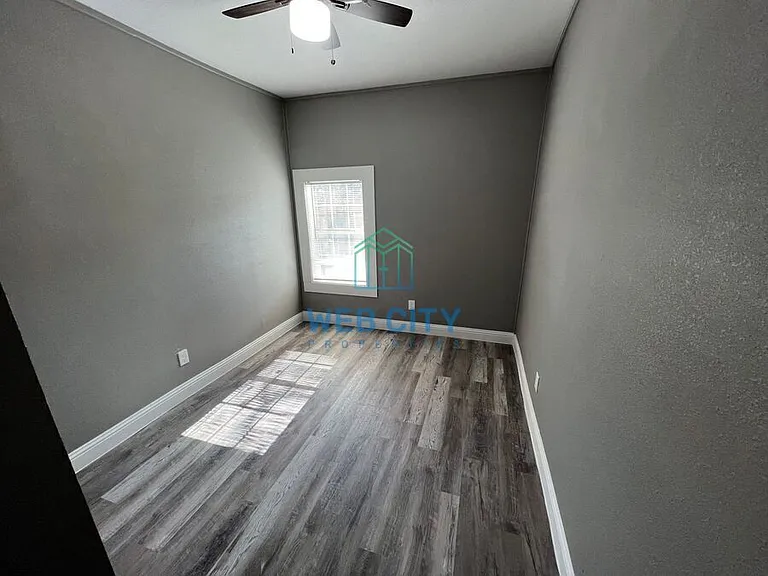 4024 Myrtle St — Photo 11