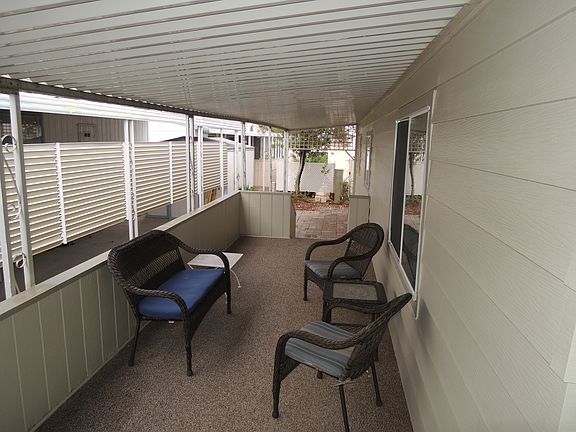 Large porch, covered patio