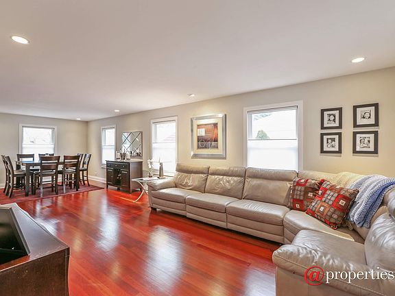 Living Room / Dining Room