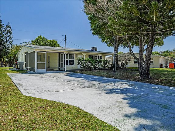 3rd image of 1620 5th Ave