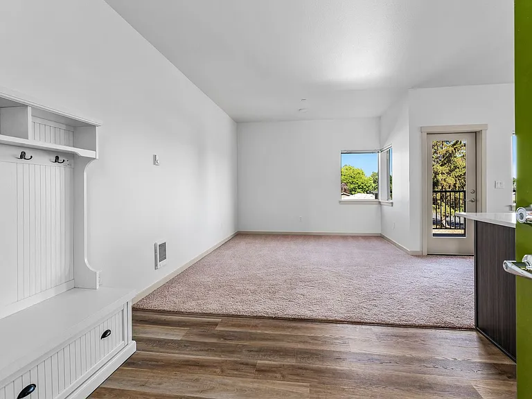 630 NW Kingwood Ave #101 — Photo 11