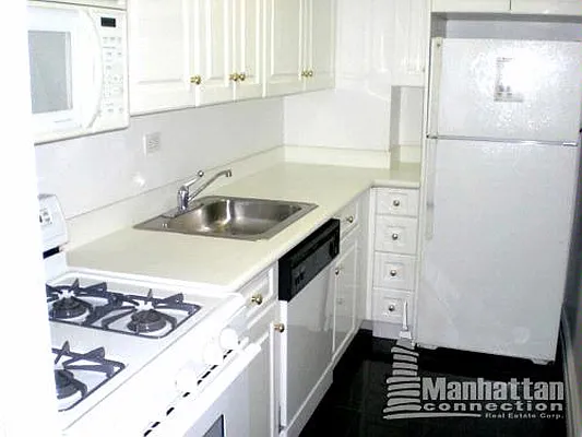 Rented by Manhattan Connection | media 9