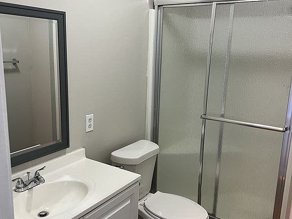 4th image of 117 Forest Ave #102