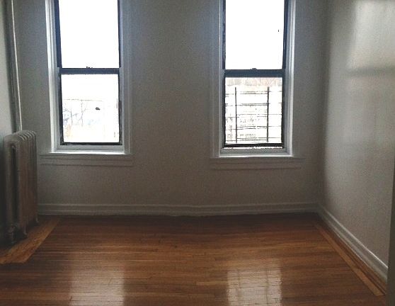 2nd image of 2420 Creston Ave APT 5F