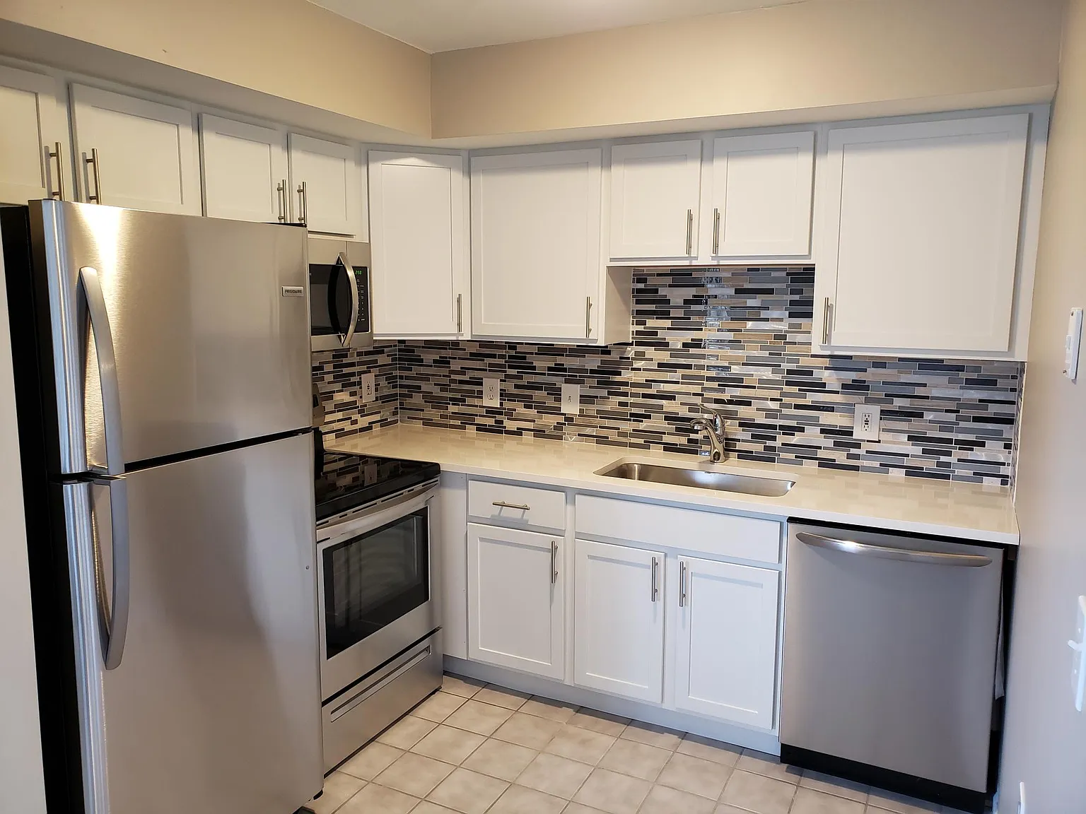 2 bed, $1,375 — Photo 3