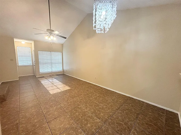 2915 Roxboro Rd — Photo 22