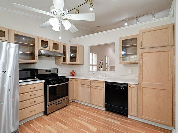 4th image of 6153 White Birch Dr