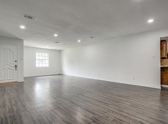 4th image of 212 Lanett Cir
