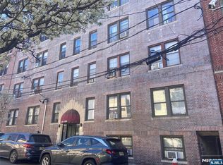 527 34th St #29, Union City, NJ 07087